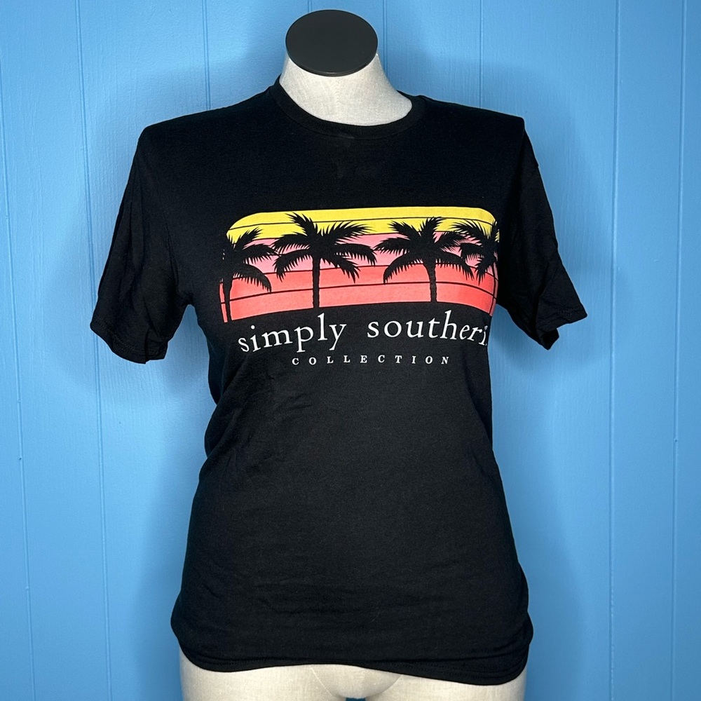 Simply Southern Short Sleeve Tshirt Size Medium